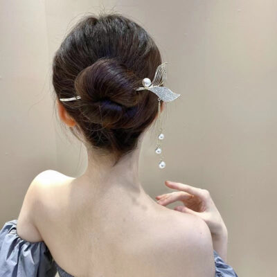 Metal Fish Tail Rhinestone Half Face Hairpin