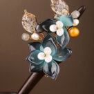2BlackandWhiteFlowers2TreeLeafBeadsHairpin-Wood.jpg