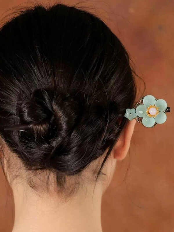 2FlowerWhitePearlHairpin-Wood.jpg