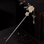 2WintersweetFlower4PearlButterflyTasselHairpin_165bbf95-8172-4f37-9aa2-591c512b28b4.jpg