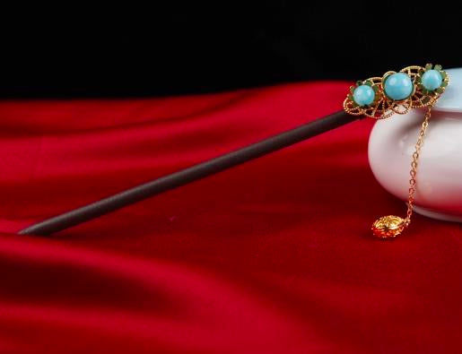 3HaibaoBlueTasselHairpin.jpg 3HaibaoBlueTasselHairpin.jpg