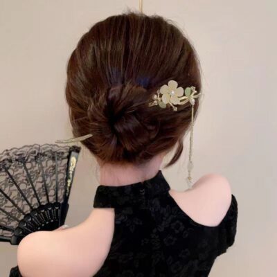Alloy Yulan Flower Tassel Hairpin