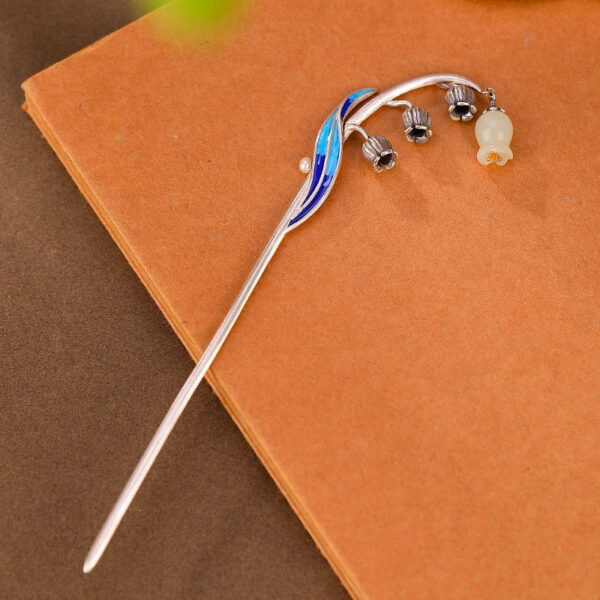 BellMagnoliaHotanJadeHairpin.jpg