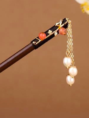 Wood Branch Red Pearl 3 White Pearl Hairpin