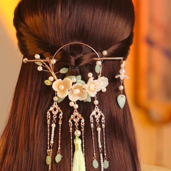 Camelliaflowerpearltasselhairringhairpin.jpg Camelliaflowerpearltasselhairringhairpin.jpg