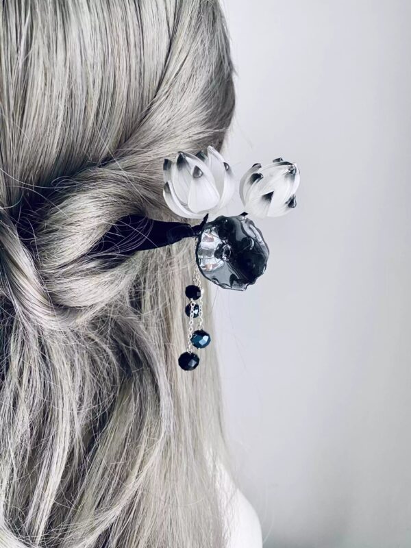 Doublelotustasselhairpin_handcraftedforclassicalChineseculturalhairstyles.jpg