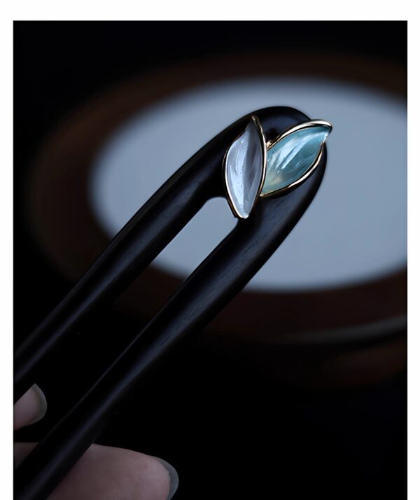 ElegantU-ShapedEbonyHairpin_HandmadeLeafHairStickforCommutingorDailyWear.jpg