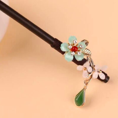 GreenFlower2WhiteFlowerRedAgateJasperTasselHairpin.jpg