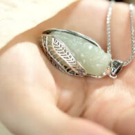 Handcrafted_Hetian_Jade_Cicada_Pendant.jpg