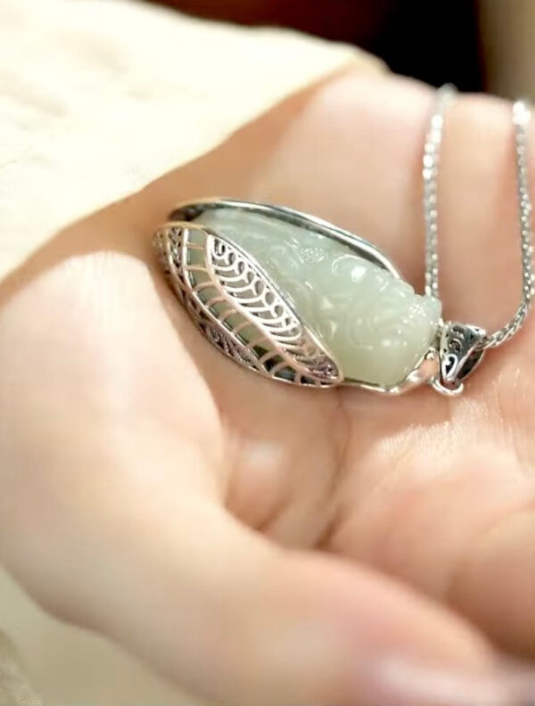 Handcrafted_Hetian_Jade_Cicada_Pendant.jpg