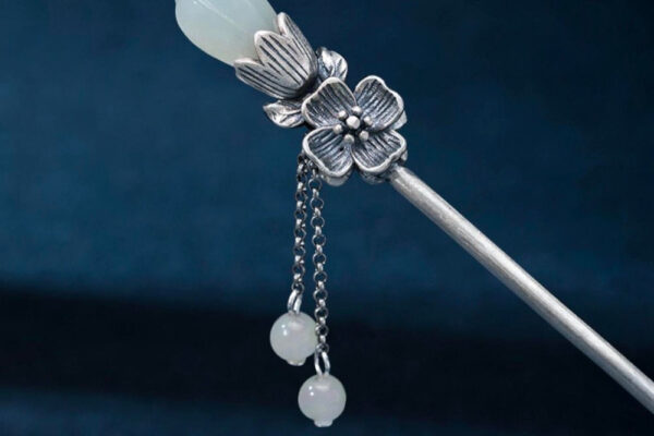 MagnoliaHotanJadeJadeTasselHairpin-Silver.jpg