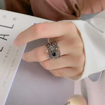 Ethnic Mongolian Pattern Hollow Black Zircon Ring