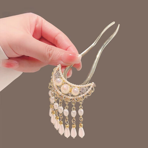Pearl_U-Shaped_Hairpin_with_7_Elegant_Tassels.jpg Pearl_U-Shaped_Hairpin_with_7_Elegant_Tassels.jpg