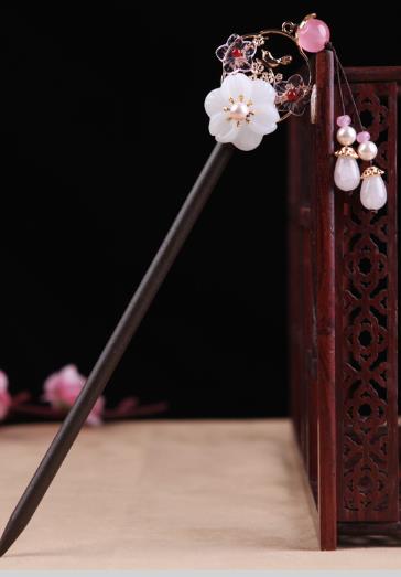 WhiteFlower2PinkBeadsTasselHairpin-Wood.jpg