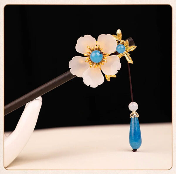 WhiteFlower3BluePearlBlueJadeChalcedonyTasselHairpin.jpg WhiteFlower3BluePearlBlueJadeChalcedonyTasselHairpin.jpg