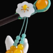 WhiteFlower5glazeBeadsTasselHairpin.jpg