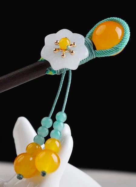 WhiteFlower5glazeBeadsTasselHairpin.jpg