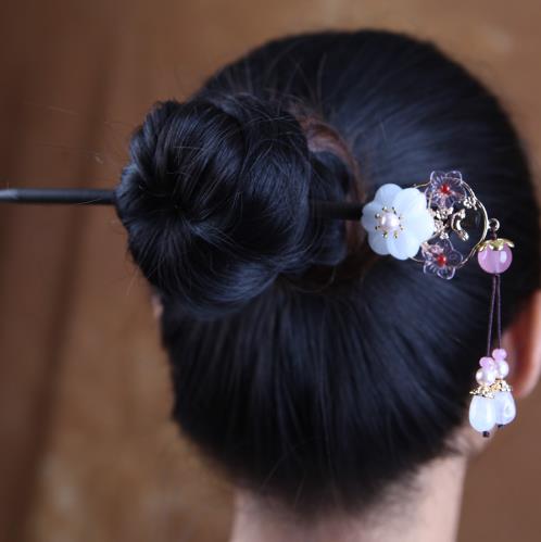 WhiteFlowerPinkBeadsTasselHairpin.jpg