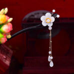 floweryellowstamen2tasselpearlhairpin.jpg