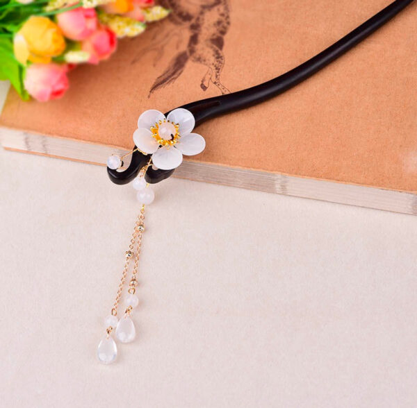 yellowstamen2tasselpearlhairpin.jpg yellowstamen2tasselpearlhairpin.jpg